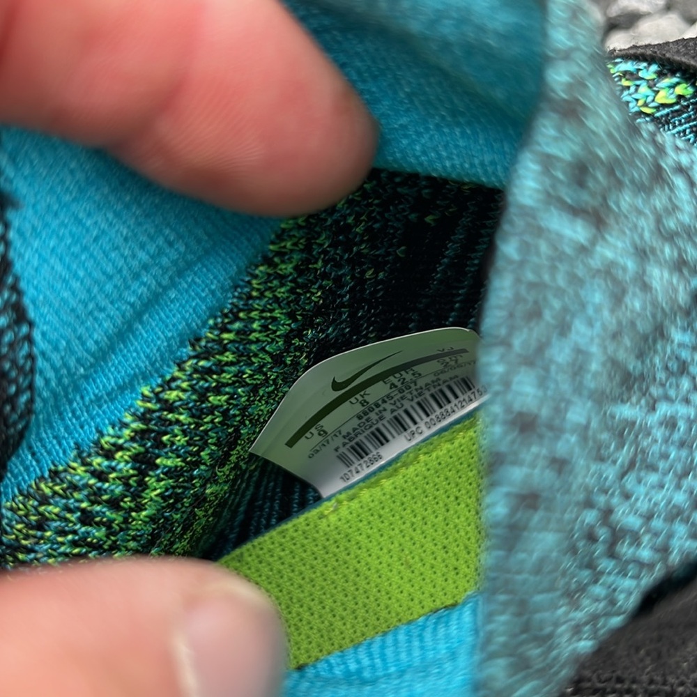 Nike Run Fly knit Black and Teal Cross-Strap Sneakers - Picture 9 of 9